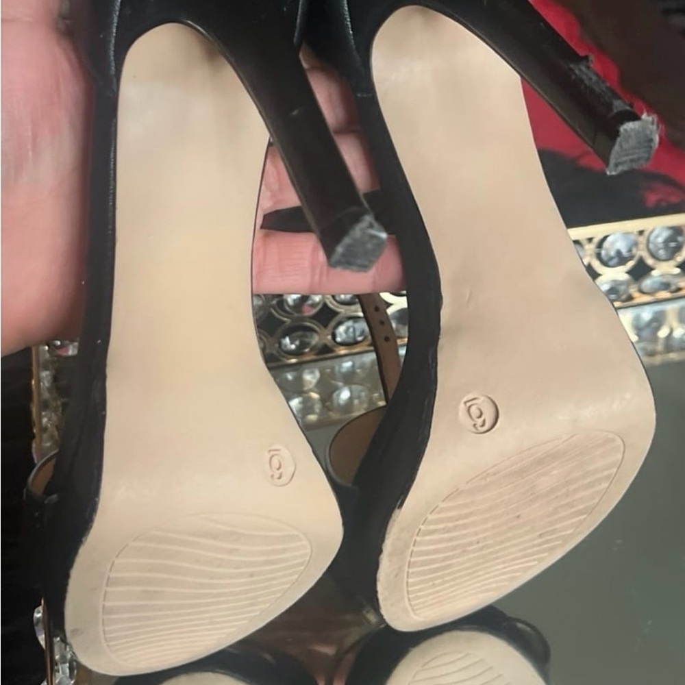 Michael Shannon Black Women's Heels - Picture 2 of 6